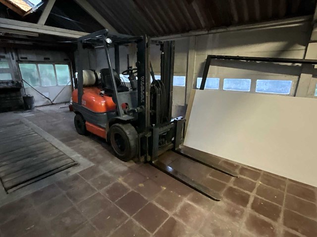 1999 toyota 02-6fgf30 vorkheftruck - afbeelding 1 van  10