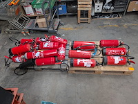 19x diverse brandblusapparaten - afbeelding 2 van  4