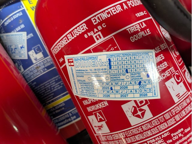 19x diverse brandblusapparaten - afbeelding 4 van  4