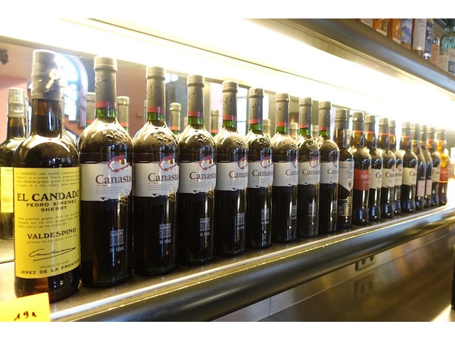 19x diverse flessen sherry - afbeelding 1 van  4