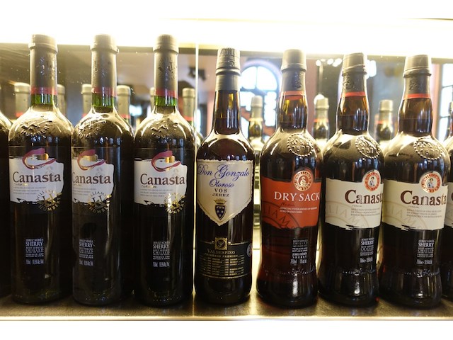 19x diverse flessen sherry - afbeelding 3 van  4