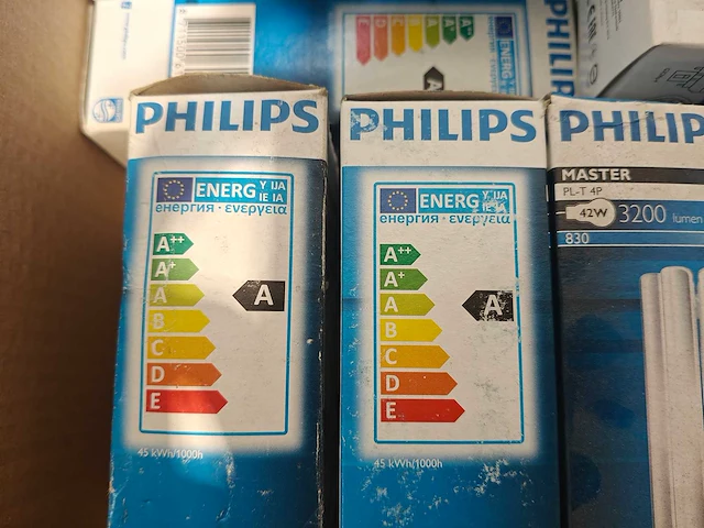 19x philips master pl-t 4p 42w/ 3200 lumen spaarlampen (nieuw in doos) - afbeelding 3 van  6