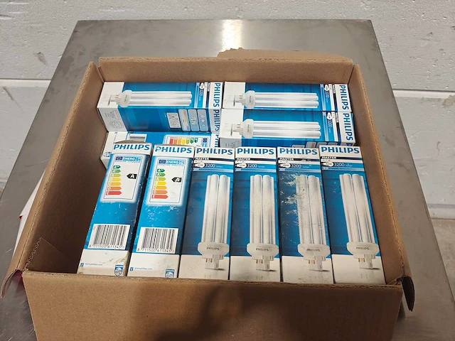 19x philips master pl-t 4p 42w/ 3200 lumen spaarlampen (nieuw in doos) - afbeelding 1 van  6