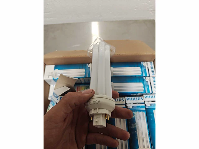 19x philips master pl-t 4p 42w/ 3200 lumen spaarlampen (nieuw in doos) - afbeelding 5 van  6