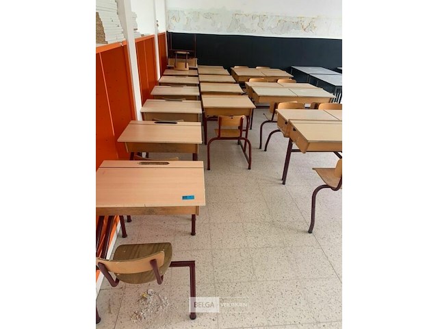 19x schoolbanken met vaste stoeltjes - afbeelding 1 van  1