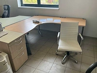 1m80 op 80 en 1m10 op 80 bureautafel