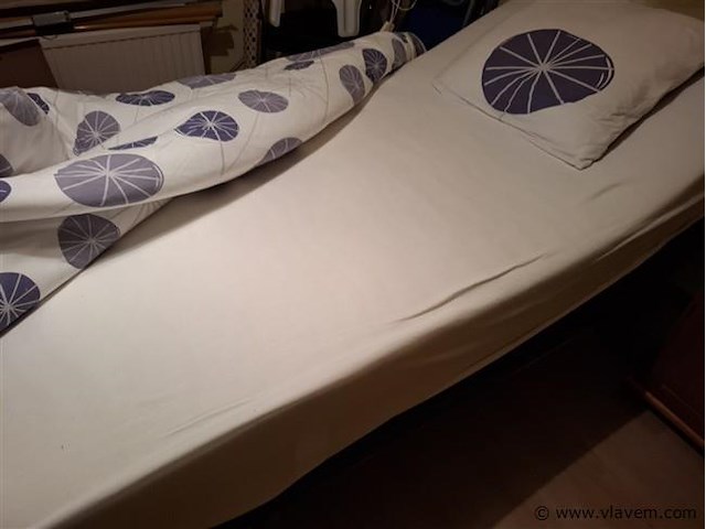 1persbed - afbeelding 2 van  3