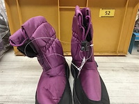 1x bak met sneeuwlaarzen - afbeelding 1 van  4