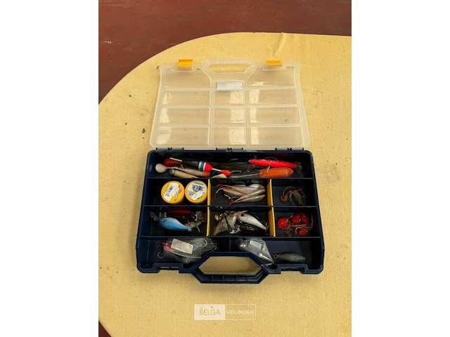 1x box met vissers accessoires zeevisserij - afbeelding 1 van  2