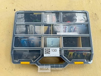 1x box met vissers accessoires - afbeelding 2 van  2