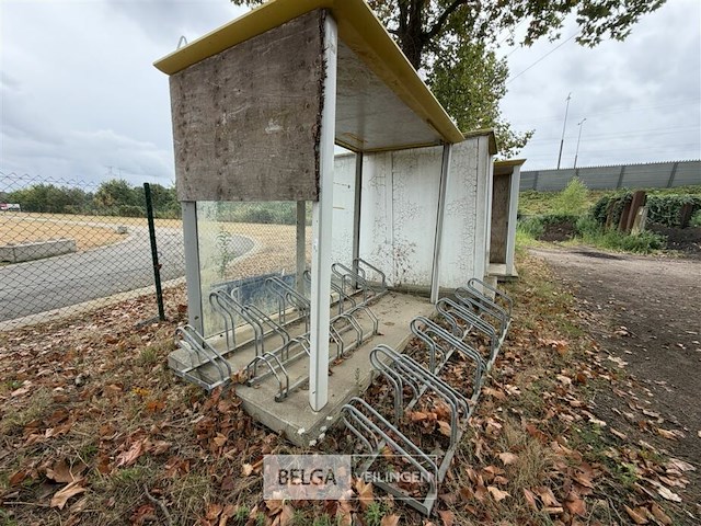 1x bushokje l300 x b140 x h210 cm - afbeelding 2 van  2