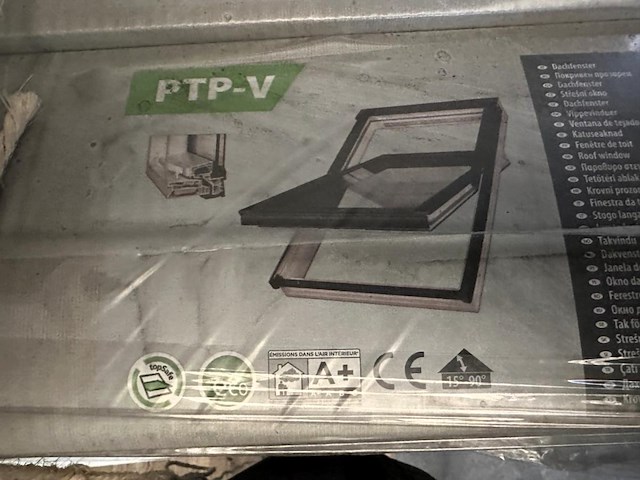 1x dakvenster fakro ptp-v p2 - afbeelding 1 van  4
