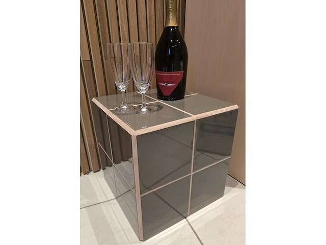 1x design brown tegeltafel handmade 31x31x31h - afbeelding 1 van  6