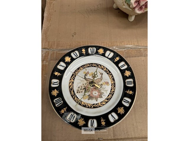 1x door met decoratie en vazen - afbeelding 2 van  3