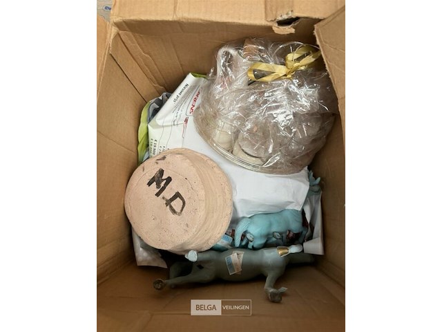 1x doos met decoratie - afbeelding 1 van  5