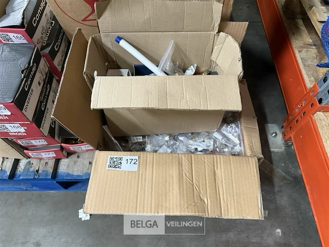 1x doos met div sanitair - afbeelding 8 van  8