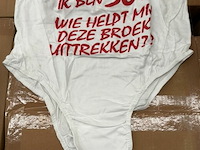 1x doos met ondergoed en fotokaders - afbeelding 3 van  5