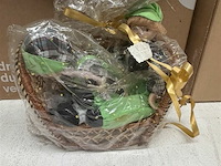 1x doos met poppetjes in rieten zeteltjes - afbeelding 1 van  3