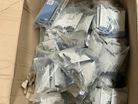 1x doos met vensterhaakjes (kajuithaakjes) - afbeelding 1 van  2