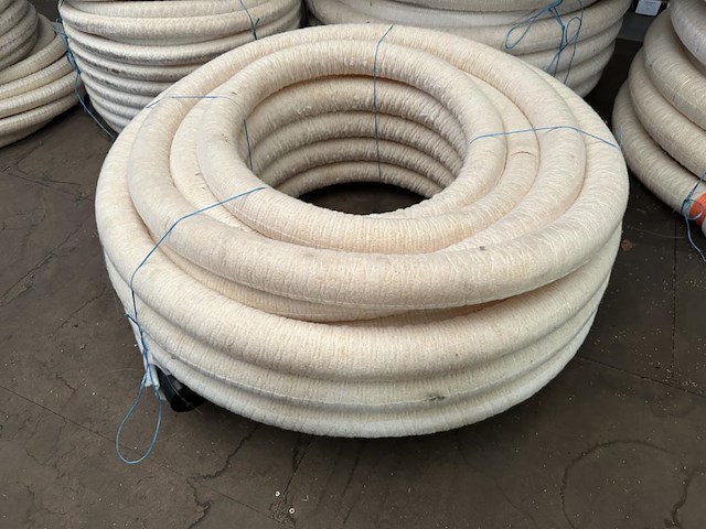 1x draineerdarm geotextiel 50lm - dia 80 - afbeelding 1 van  1