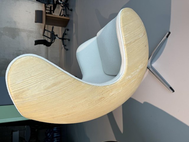 1x egg chair wit licht hout - afbeelding 4 van  7