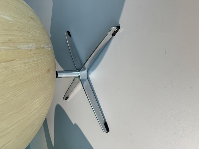 1x egg chair wit licht hout - afbeelding 6 van  7