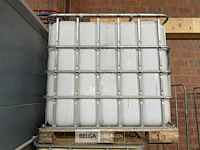 1x ibc-container 1000l in stalen buizenframe op pallet - afbeelding 1 van  1