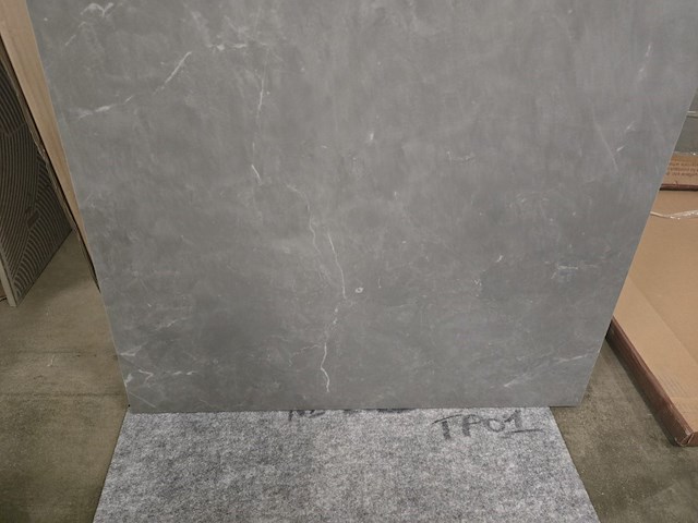 1x keramiek blad grey glossy 60x60x1 - afbeelding 3 van  4