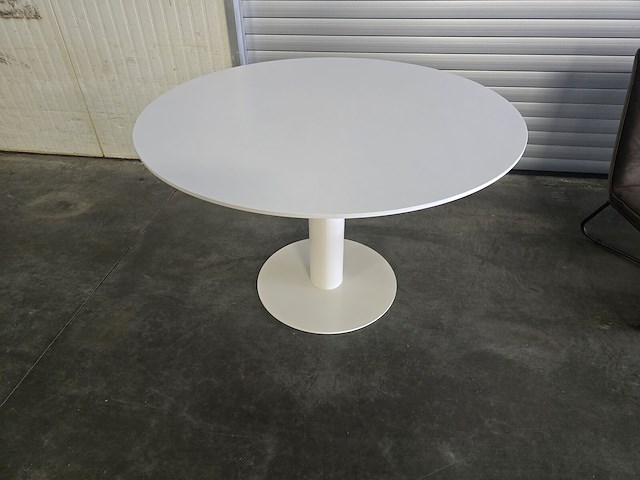 1x keramiek tafel rond wit 120x120 - afbeelding 1 van  10