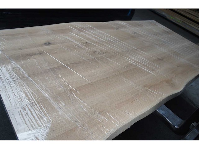 1x massief eiken tafelblad boomstameffect 2m00 - afbeelding 1 van  2