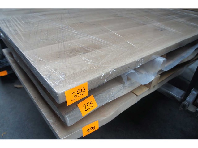 1x massief eiken tafelblad boomstameffect 2m00 - afbeelding 2 van  2