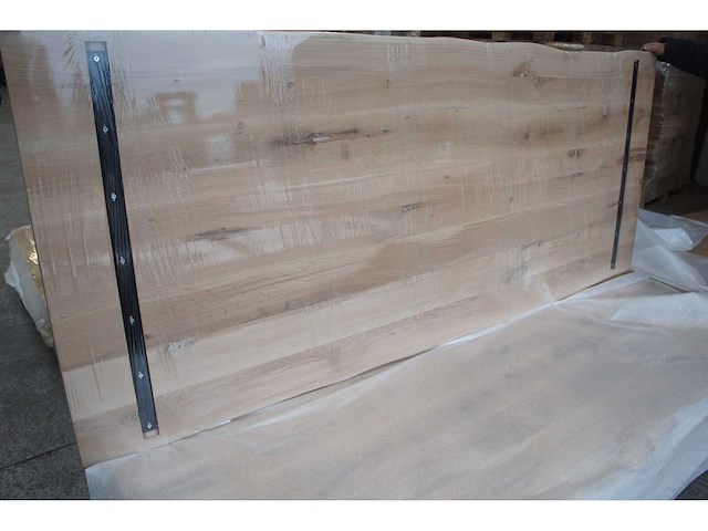1x massief eiken tafelblad boomstameffect 2m40 - afbeelding 3 van  4
