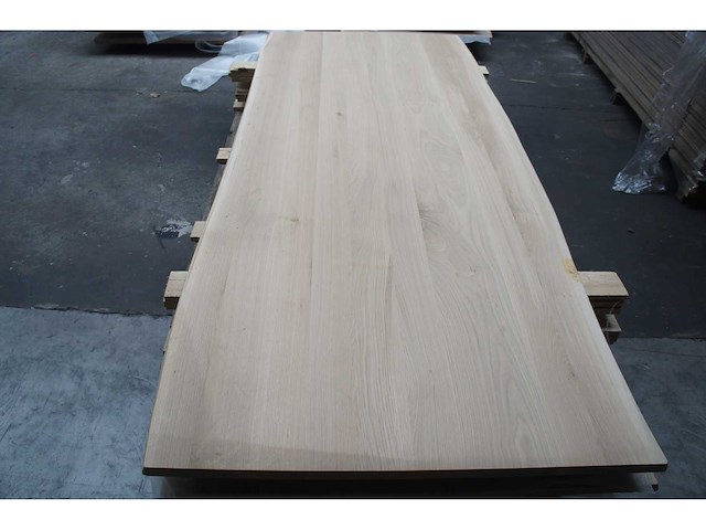 1x massief eiken tafelblad boomstameffect 2m40 - afbeelding 1 van  1