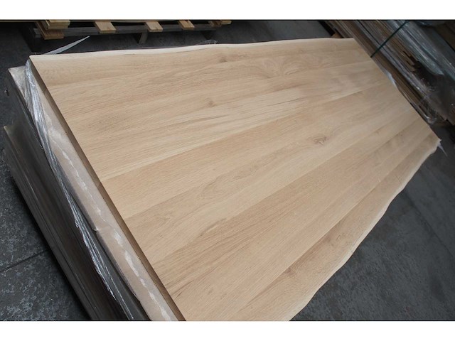 1x massief eiken tafelblad boomstameffect 2m40 - afbeelding 1 van  1
