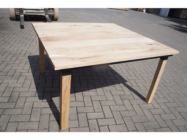 1x massieve buitentafel eik 1m50 - afbeelding 4 van  5