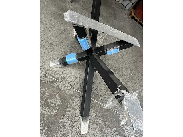 1x metalen onderstel "matrix" groot - afbeelding 1 van  3