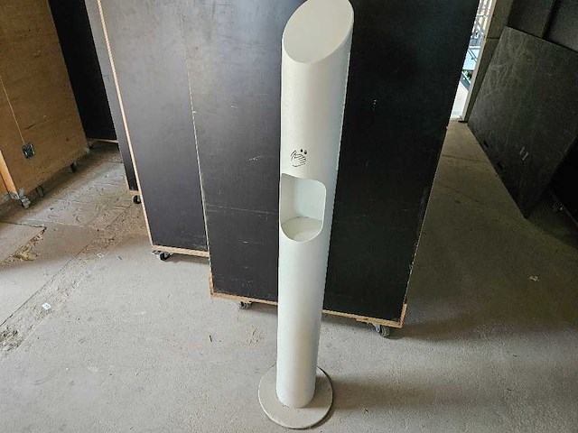 1x ontsmettingszuil design wit - afbeelding 1 van  3
