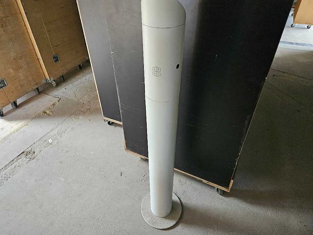 1x ontsmettingszuil design wit - afbeelding 2 van  3