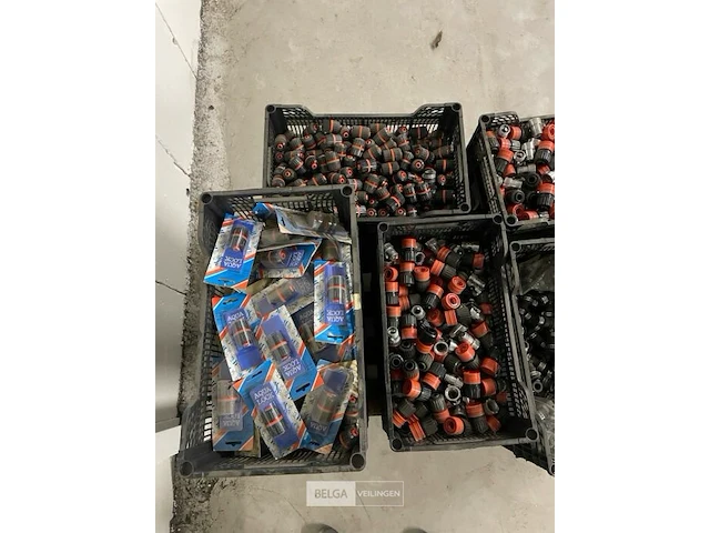 1x pallet diverse slang koppelingen - afbeelding 1 van  4