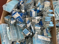 1x pallet met div bouten, moeren en sluitringen frhei - afbeelding 1 van  4