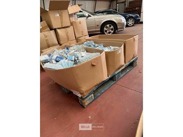 1x pallet met div bouten, moeren en sluitringen frhei - afbeelding 2 van  4