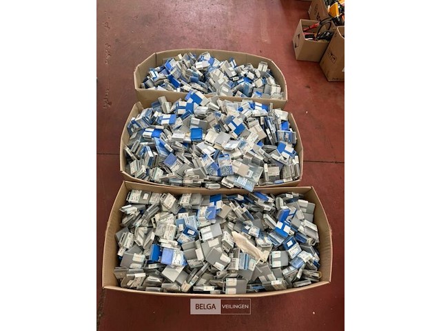 1x pallet met div bouten, schroeven en moeren - afbeelding 2 van  5