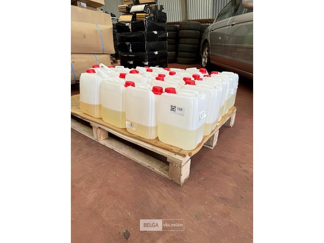 1x pallet met thinner - afbeelding 1 van  3