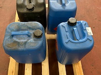 1x pallet met thinner - afbeelding 1 van  5