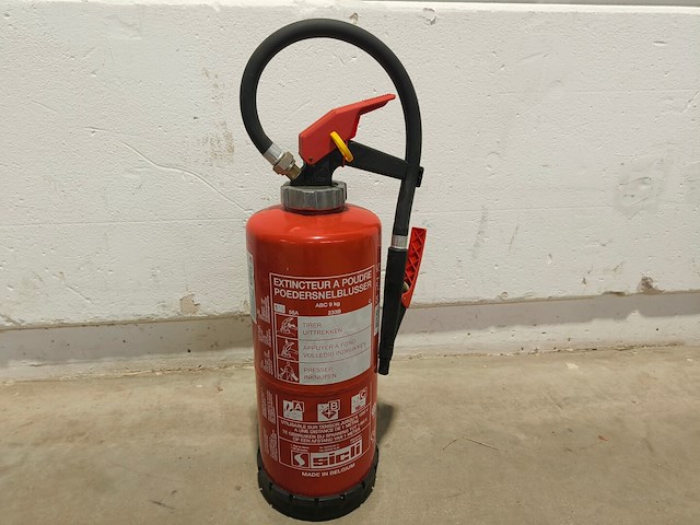 1x poedersnelblusser 9kg - afbeelding 1 van  5