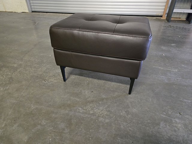 1x poef bruin 80x60x58h - afbeelding 1 van  3
