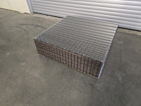 1x salontafel rottan met glazen blad 105x105x35h - afbeelding 1 van  4