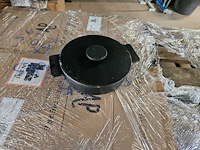 1x serax - surface - kookpot gietijzer zwart 3cm - afbeelding 1 van  4