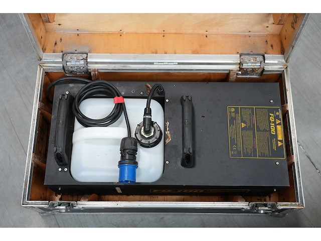 1x smoke machine hes fq100 performance + flightcase - afbeelding 1 van  2