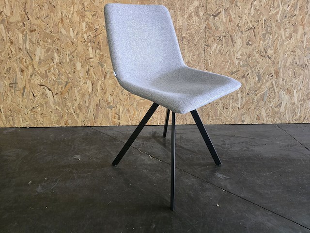 1x stoel in grijze stof pr living - afbeelding 2 van  4